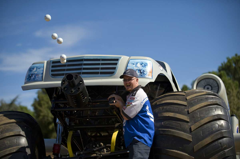 Illustration for article titled T-Shirt-Shooting A10 Warthog Monster Truck Is Everything Right With America